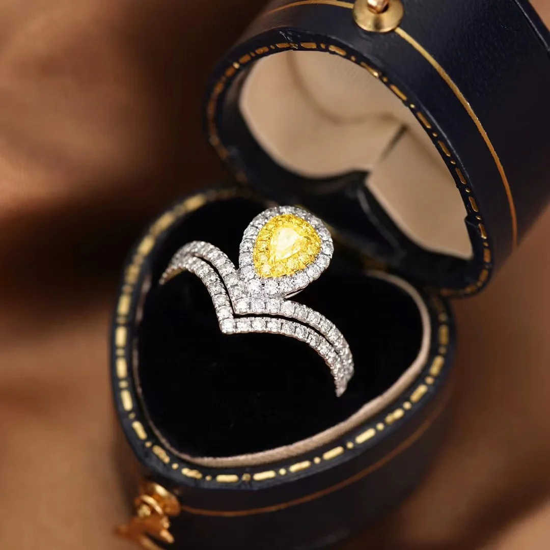 925 Sterling Silver V-shaped Moissanite Ring