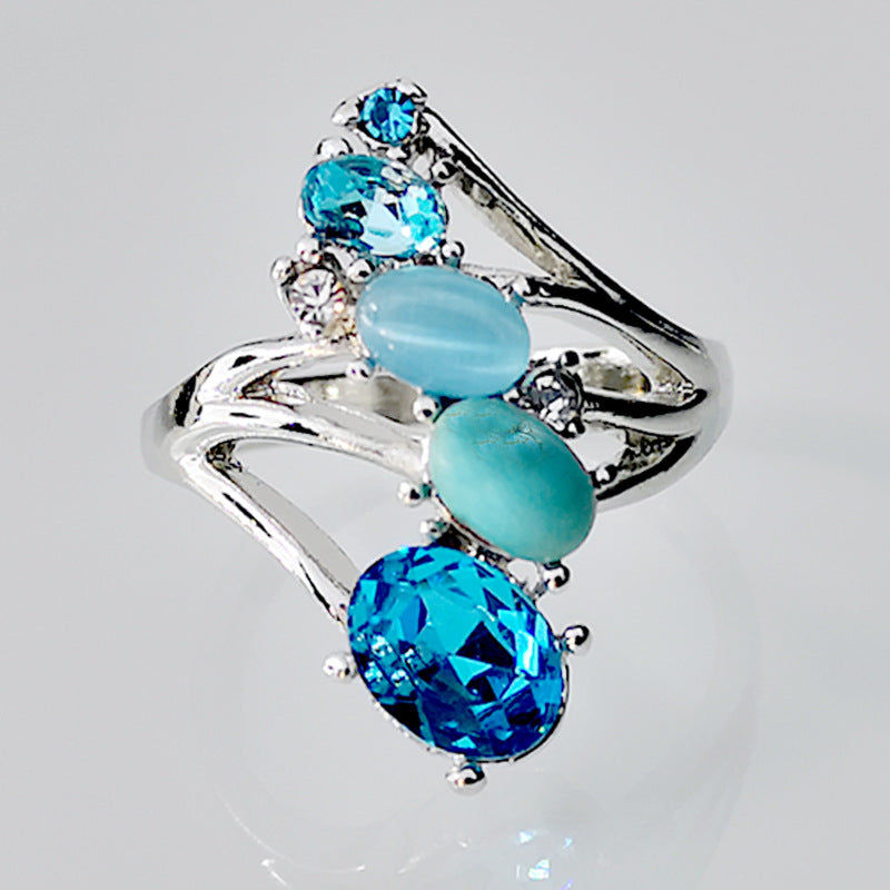 Beautiful Wavy Gem Ring