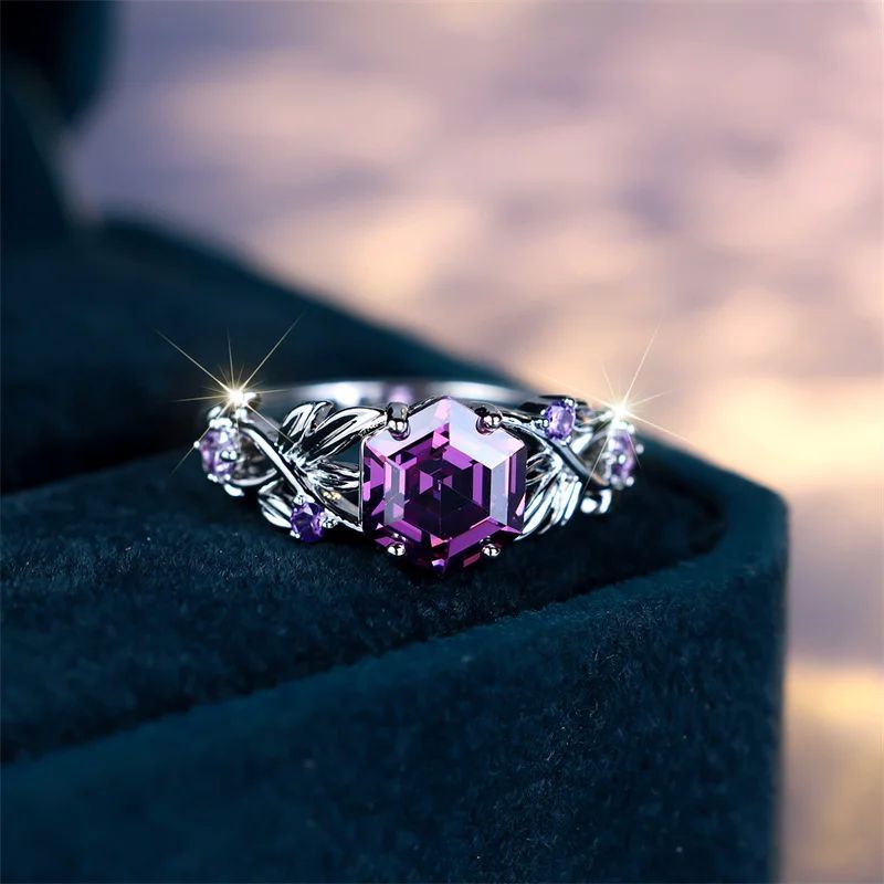 High Gorgeous Purple Inlaid Hexagon Zircon Twist Ring Fashio