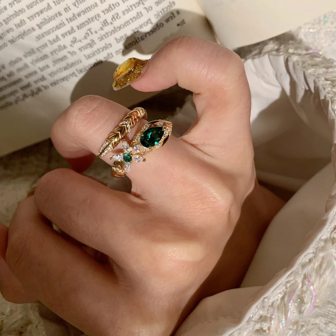 Mid Ancient Style Emerald Spirit Snake Ring
