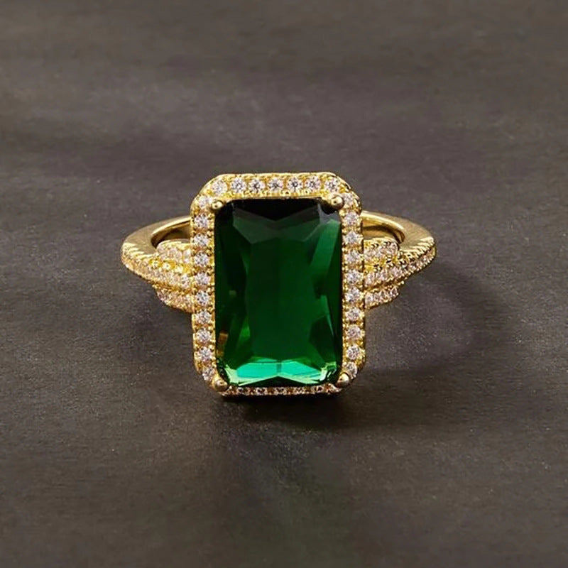 Elegant And Luxurious Ring With A Stylish