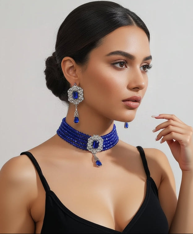 Parure vintage avec cristaux ✨verts, rouges, bleus et noirs, collier et boucles d’oreilles