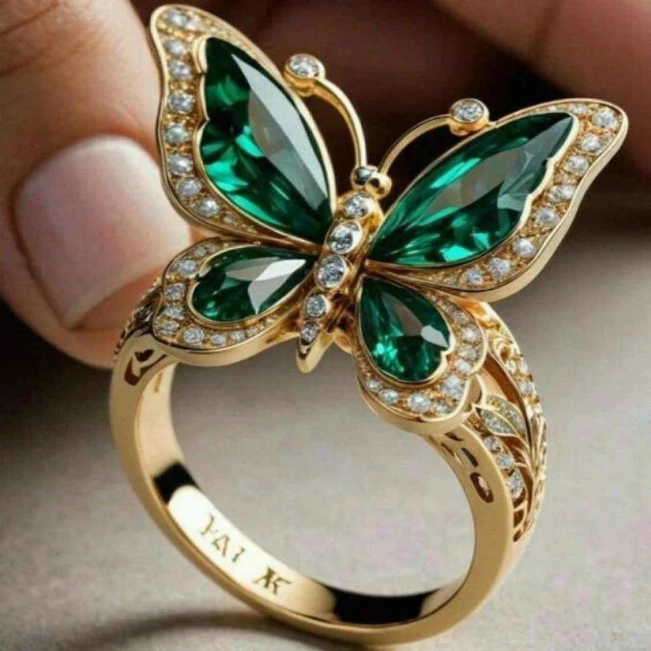 Elegant And Sophisticated Butterfly-cutout Ring Inlaid With Emeralds